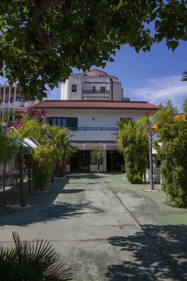 Hotel Atena 시로마리나 외부 사진