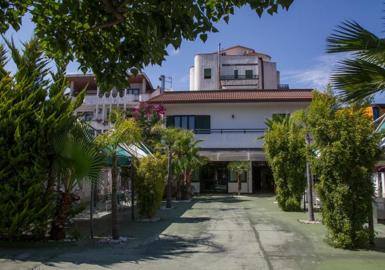 Hotel Atena 시로마리나 외부 사진